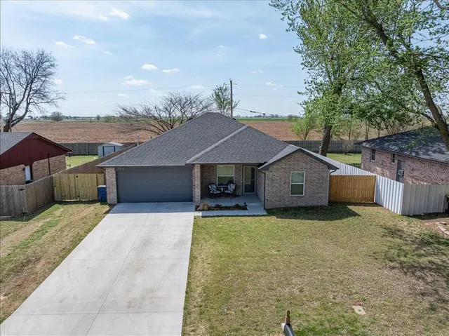 Front exterior — 502 E Hudson Street, Lexington, OK 73051