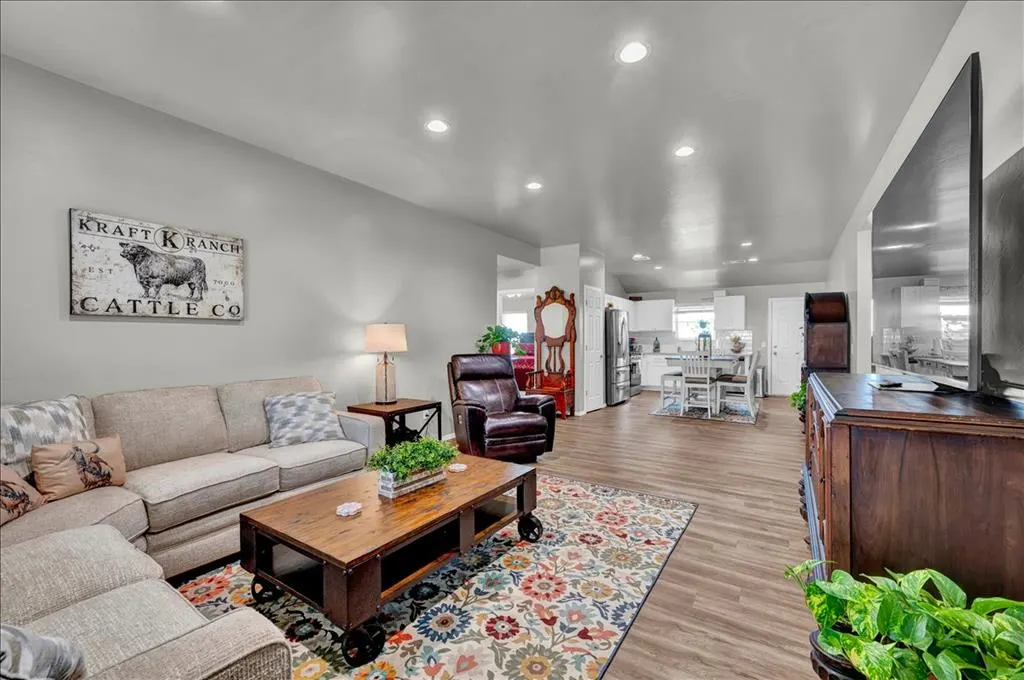 Photo 7 — 502 E Hudson Street, Lexington, OK 73051