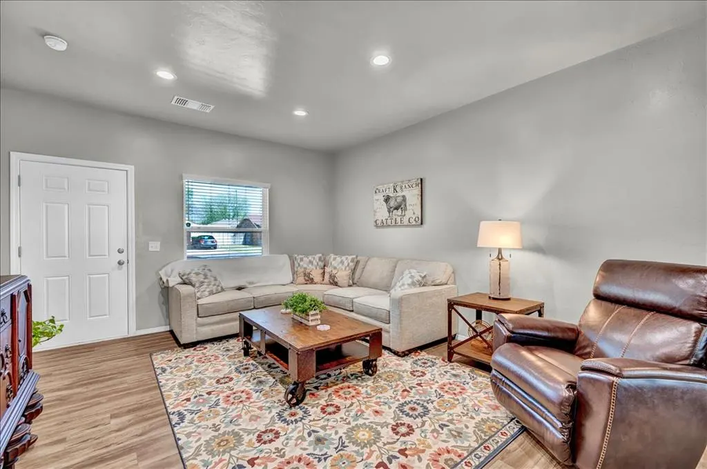 Photo 8 — 502 E Hudson Street, Lexington, OK 73051