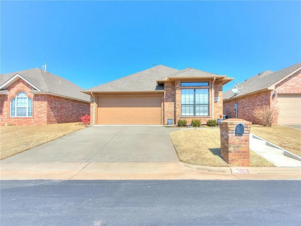 Front exterior — 909 Heather Glen Terrace, Norman, OK 73072