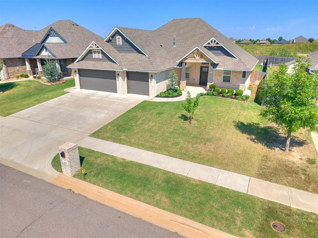Photo 2 — 1407 Presidio Drive, Norman, OK 73072