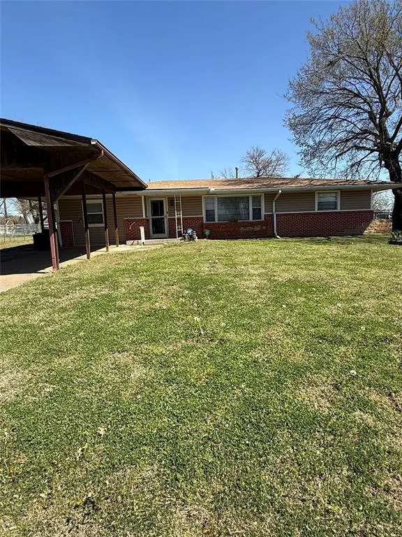 Photo 2 — 209 S 2nd Avenue, Stroud, OK 74079