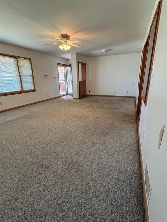 Photo 4 — 209 S 2nd Avenue, Stroud, OK 74079