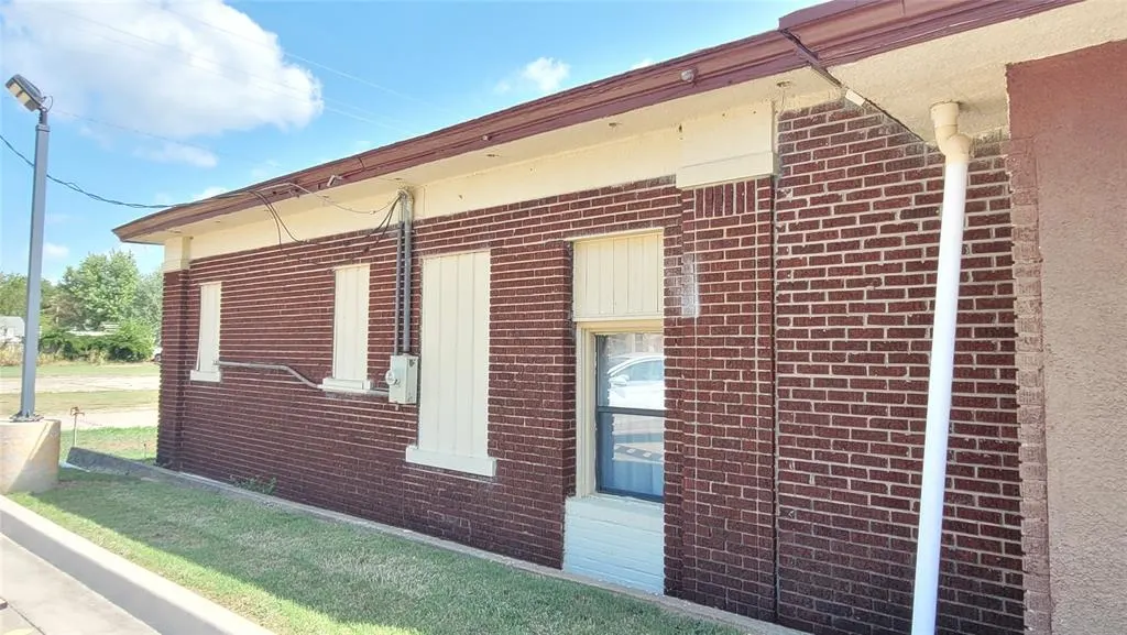 Photo 28 — 127 N 4th Street Street, Okemah, OK 74859