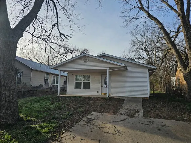 Front exterior — 416 E Washington Street, Tecumseh, OK 74873