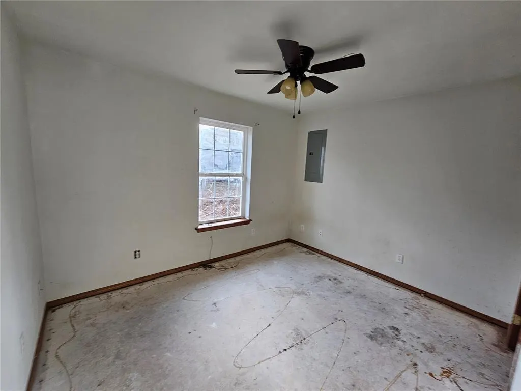 Photo 3 — 416 E Washington Street, Tecumseh, OK 74873