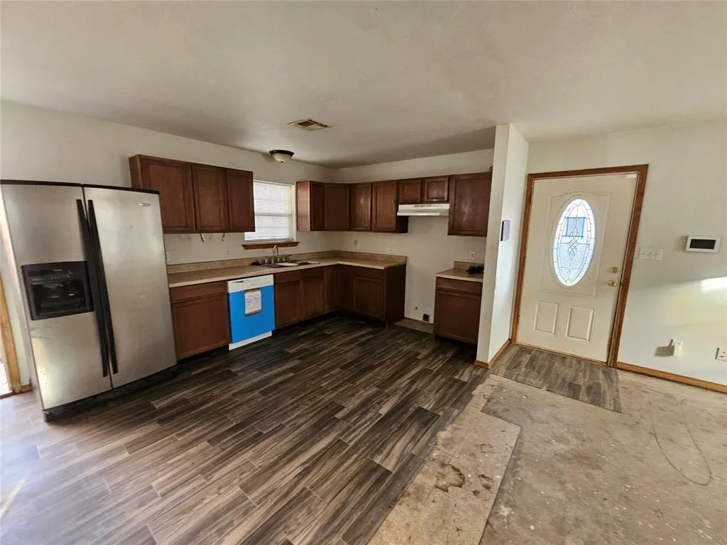 Photo 6 — 416 E Washington Street, Tecumseh, OK 74873