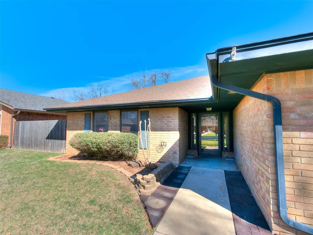 Photo 2 — 6411 NW 30th Terrace, Bethany, OK 73008