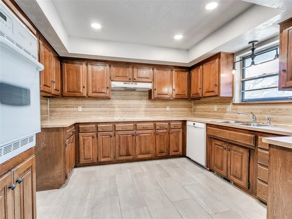 Photo 9 — 6411 NW 30th Terrace, Bethany, OK 73008