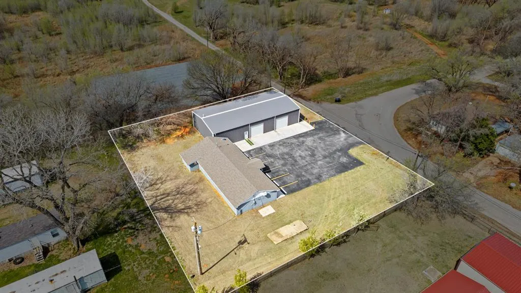 Photo 2 — 104 W Trudgeon, Washington, OK 73093