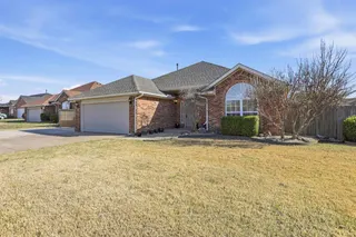 Sold home at 708 E Forest Court Lane