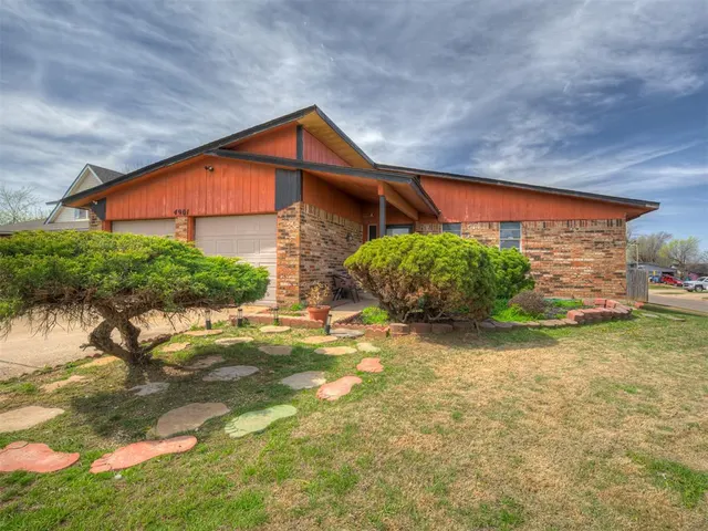 Front exterior — 4901 Washington Square, Oklahoma City, OK 73135