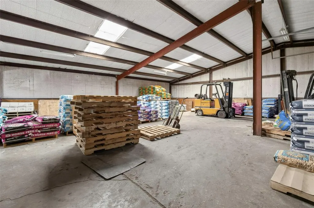 Photo 15 — 1505 N Main Street, Newcastle, OK 73065