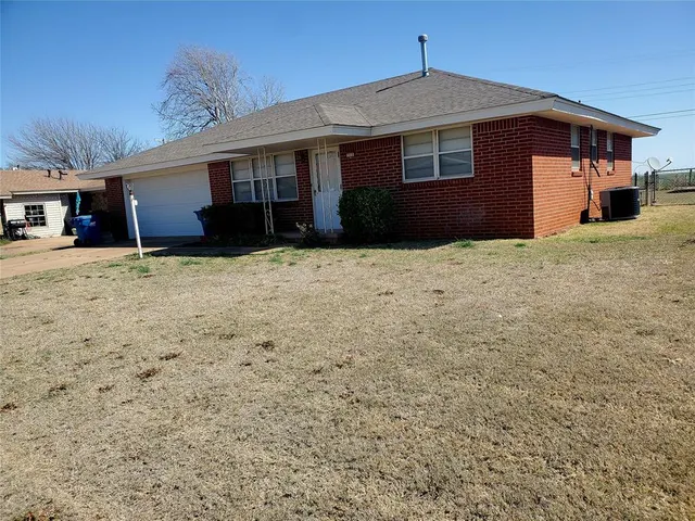 Photo 3 — 313 Bryan Avenue, Burns Flat, OK 73647