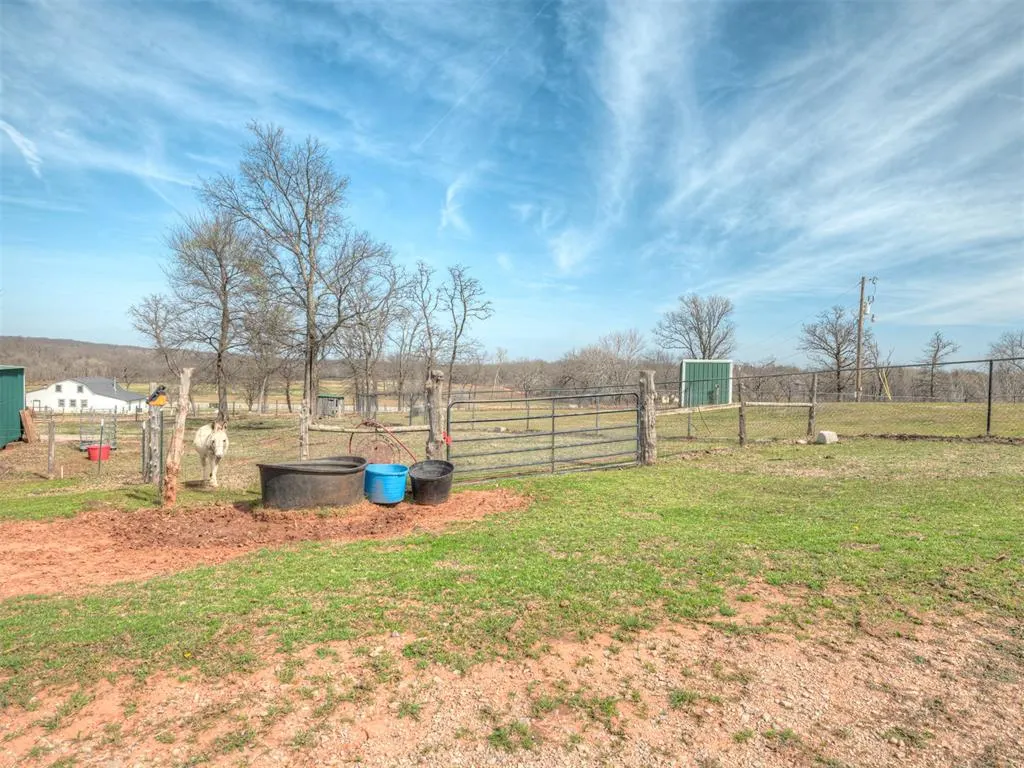 Photo 9 — 1650 Hayfield Road, Norman, OK 73026