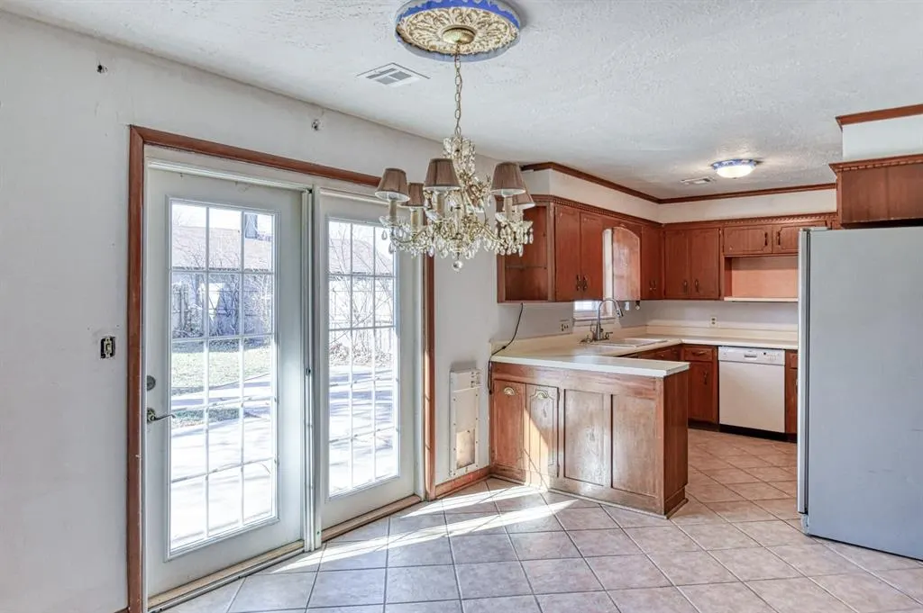 Photo 8 — 1810 Windsor Way, Norman, OK 73069