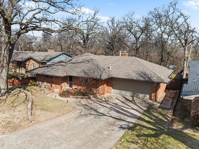 Photo 2 — 8117 NW 20th Terrace, Oklahoma City, OK 73127