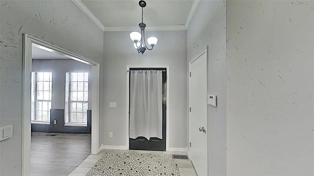 Photo 5 — 10100 S Rachel Court, Moore, OK 73159