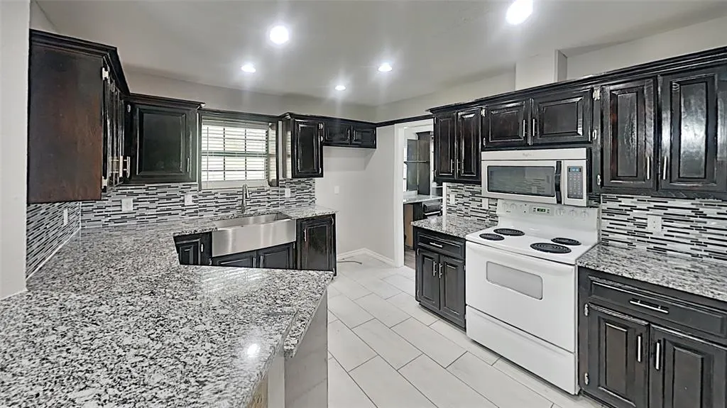 Photo 9 — 10100 S Rachel Court, Moore, OK 73159