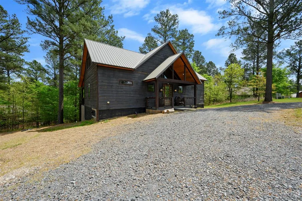 Photo 4 — 592 W Eagle Mountain Trail, Broken Bow, OK 74728