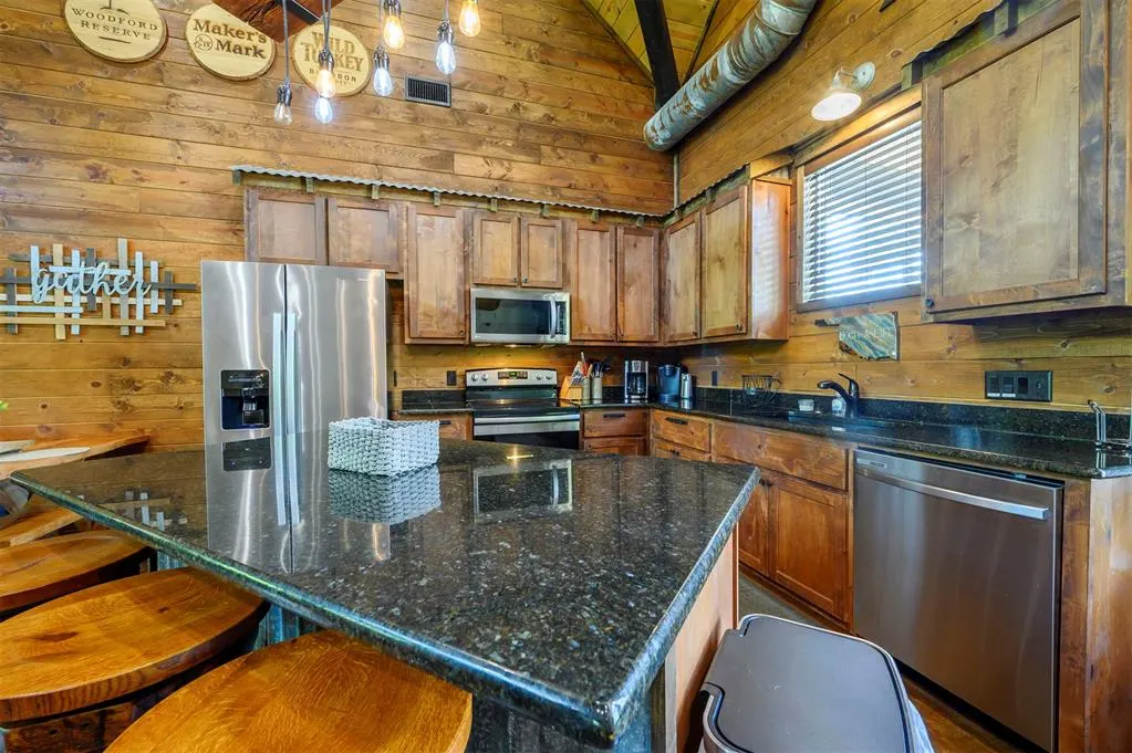 Photo 9 — 592 W Eagle Mountain Trail, Broken Bow, OK 74728