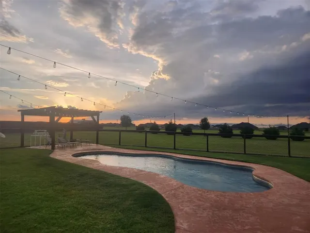 Photo 2 — 25096 Emerald Way, Cashion, OK 73016