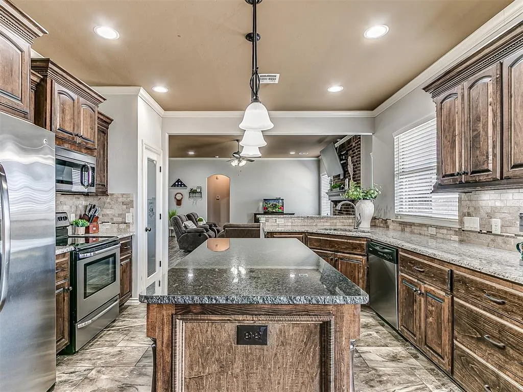 Photo 18 — 25096 Emerald Way, Cashion, OK 73016