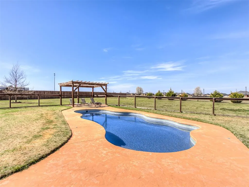 Photo 35 — 25096 Emerald Way, Cashion, OK 73016