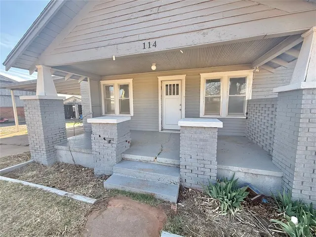 Photo 3 — 114 S 5th Street, Sentinel, OK 73664