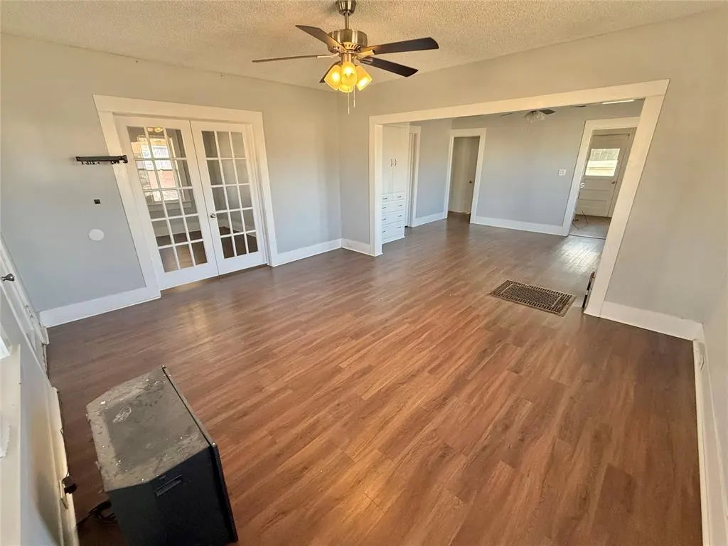 Photo 4 — 114 S 5th Street, Sentinel, OK 73664