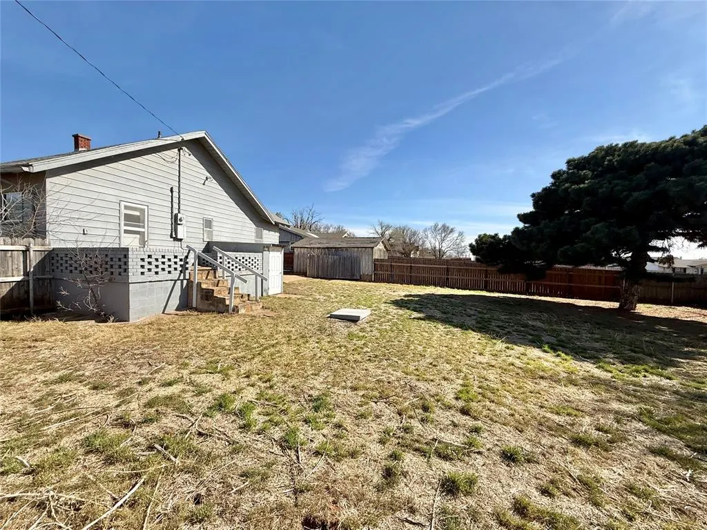 Photo 18 — 114 S 5th Street, Sentinel, OK 73664