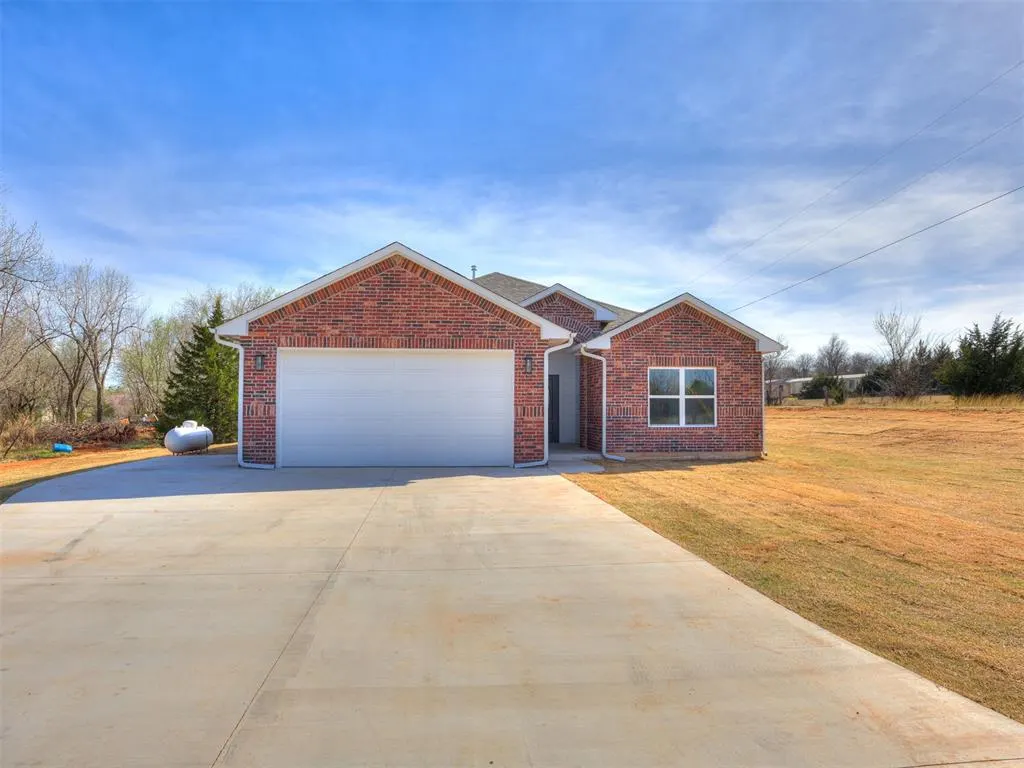 Photo 2 — 2391 County Road 1216 Street, Blanchard, OK 73010