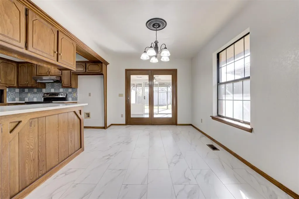 Photo 7 — 1908 Raquel Road, Edmond, OK 73003