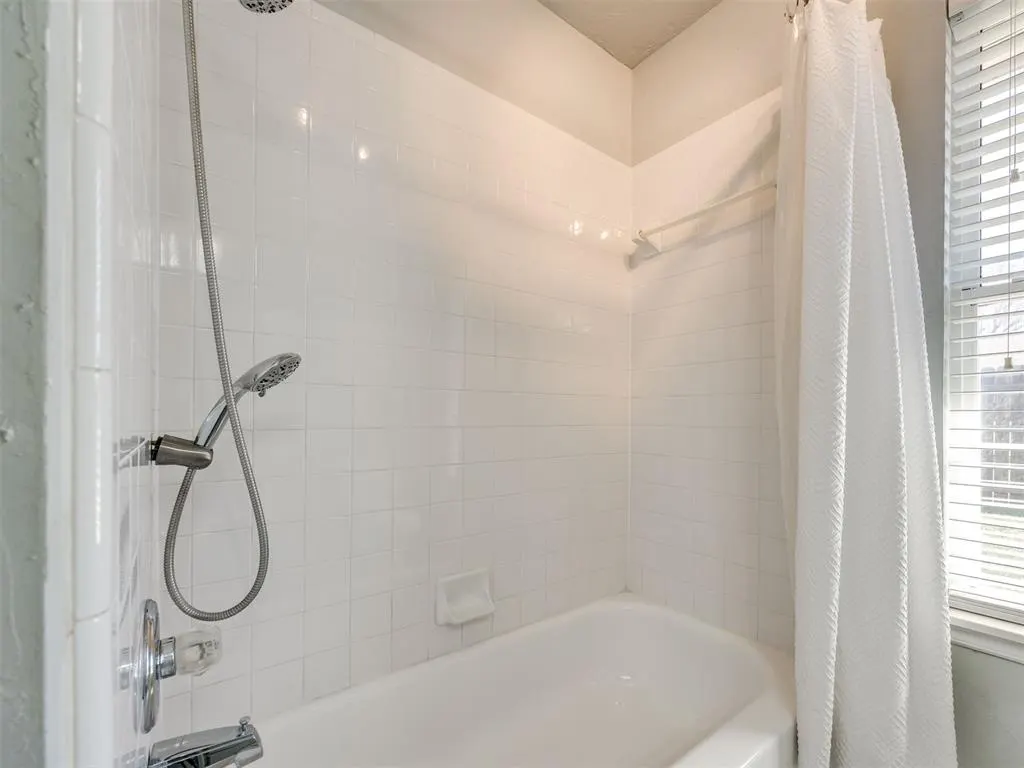 Photo 17 — 1720 Foxfire Road, Edmond, OK 73003