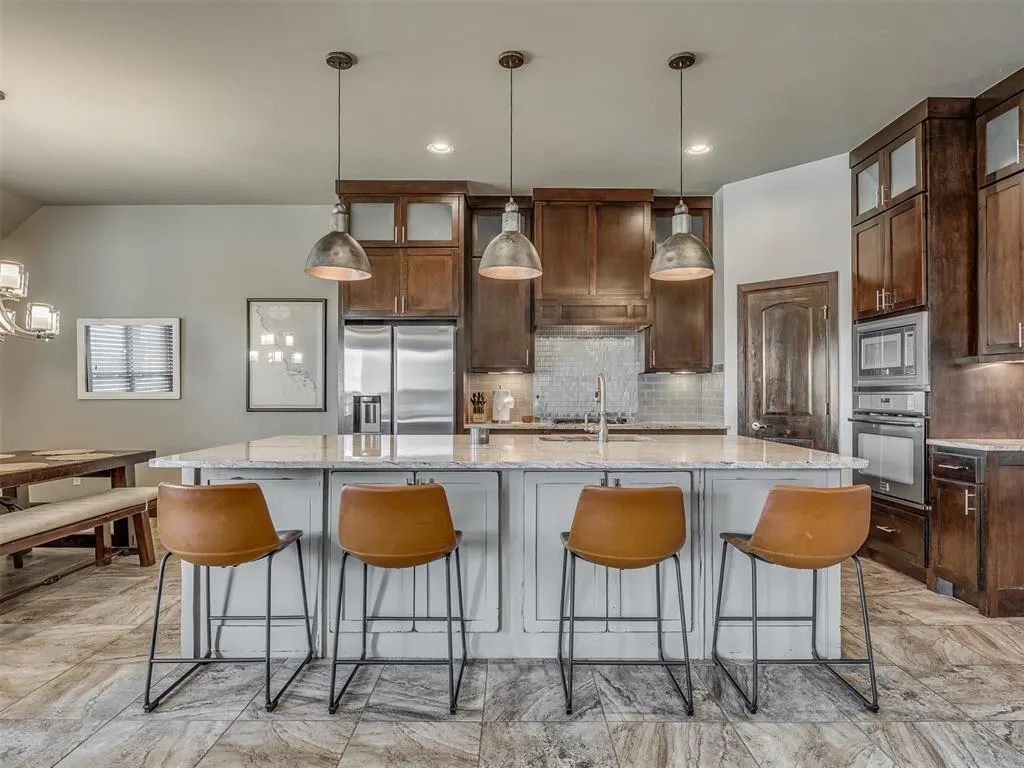 Photo 12 — 5200 Keystone Circle, Edmond, OK 73025