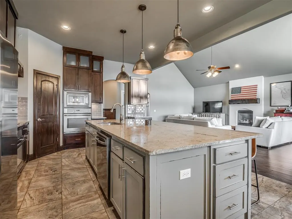Photo 14 — 5200 Keystone Circle, Edmond, OK 73025