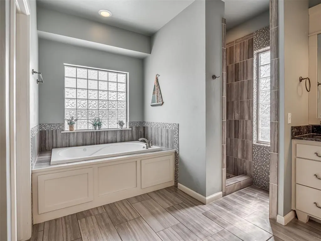 Photo 21 — 5200 Keystone Circle, Edmond, OK 73025