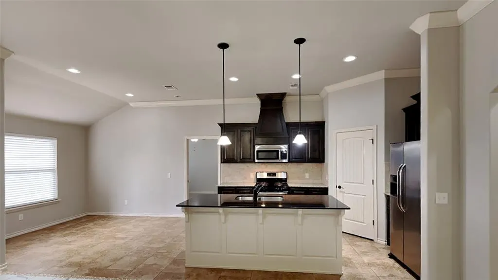 Photo 6 — 6520 Bent Wood Drive, Oklahoma City, OK 73169