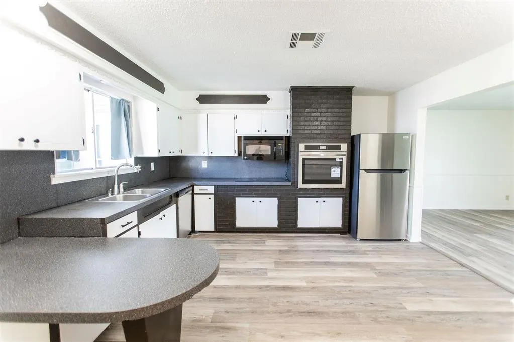 Photo 7 — 4002 N Chapman Avenue, Shawnee, OK 74804