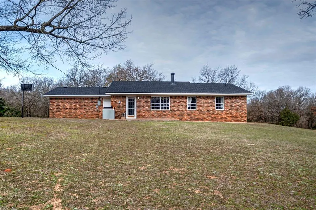 Photo 4 — 950730 S 3360 Road, Wellston, OK 74881