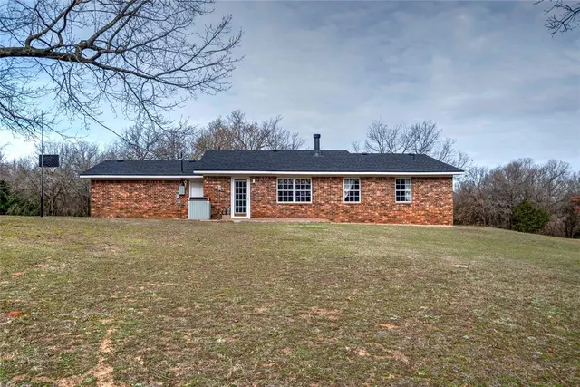 Photo 4 — 950730 S 3360 Road, Wellston, OK 74881