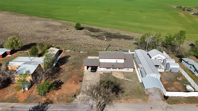 Photo 4 — 134 Wood Street, Fort Cobb, OK 73038