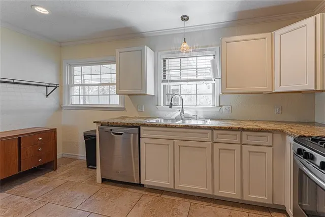 Photo 4 — 409 S 15th Street, Clinton, OK 73601