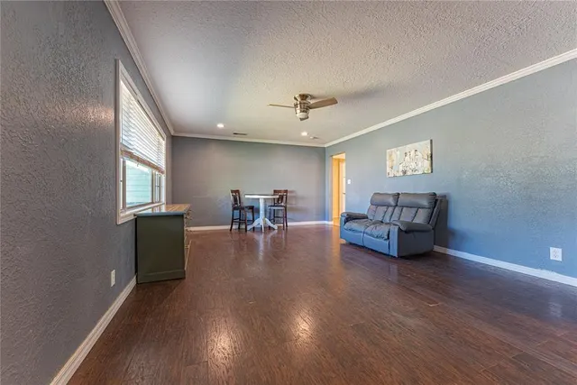 Photo 8 — 409 S 15th Street, Clinton, OK 73601