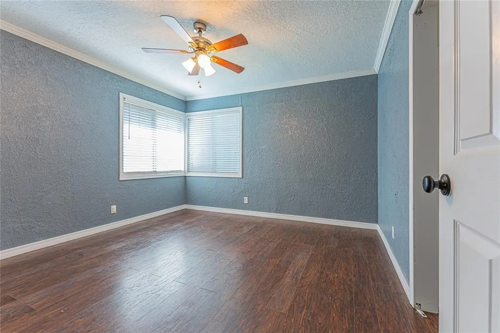Photo 12 — 409 S 15th Street, Clinton, OK 73601