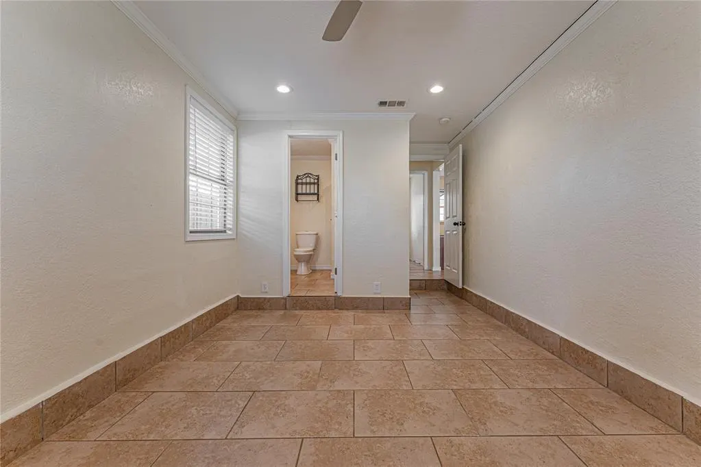 Photo 17 — 409 S 15th Street, Clinton, OK 73601