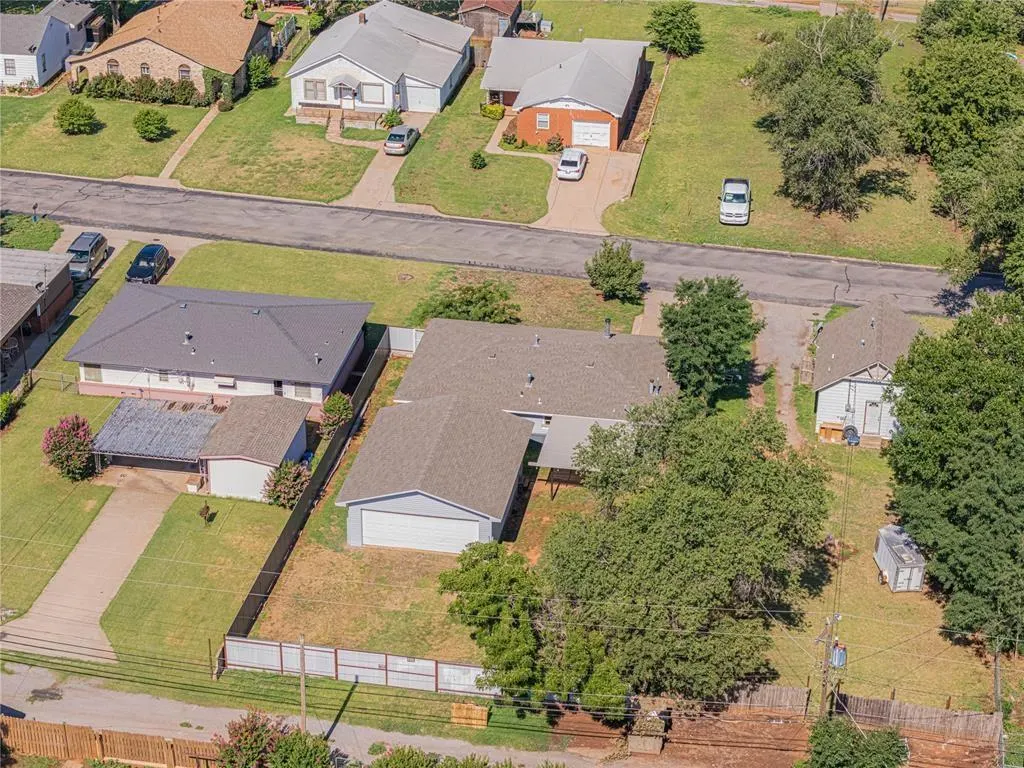 Photo 30 — 409 S 15th Street, Clinton, OK 73601