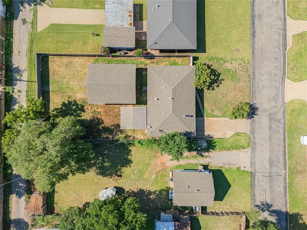 Photo 31 — 409 S 15th Street, Clinton, OK 73601