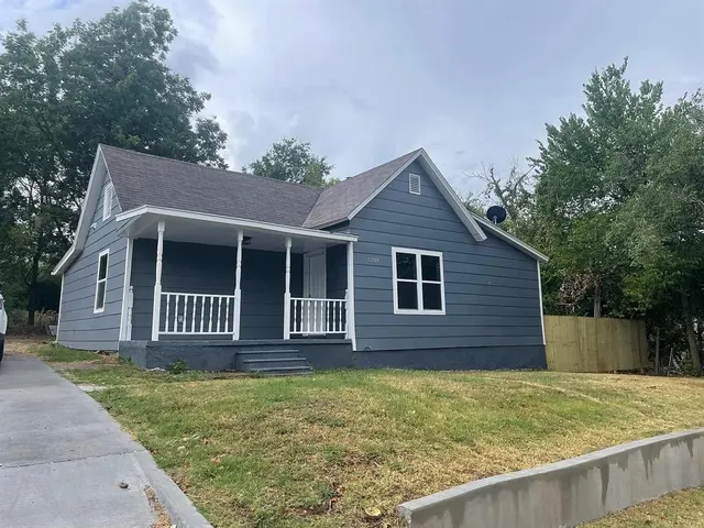 Front exterior — 1209 E Whittaker Street, Shawnee, OK 74801