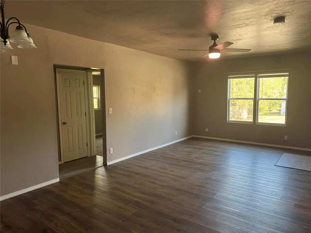 Photo 4 — 1209 E Whittaker Street, Shawnee, OK 74801